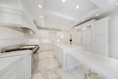 Casa en alquiler en Miami Beach, Florida, 5 dormitorios, 531.12 m2 № 2054353 - foto 16