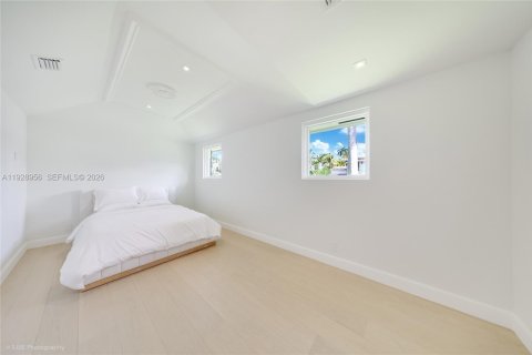 Casa en alquiler en Miami Beach, Florida, 5 dormitorios, 531.12 m2 № 2054353 - foto 25