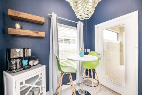 Adosado en venta en Kissimmee, Florida, 5 dormitorios, 188.03 m2 № 2324366 - foto 17