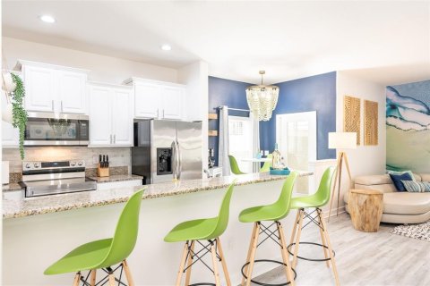 Adosado en venta en Kissimmee, Florida, 5 dormitorios, 188.03 m2 № 2324366 - foto 12