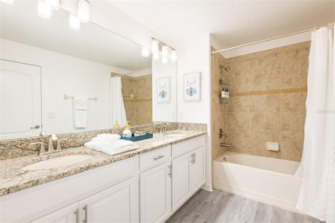 Adosado en venta en Kissimmee, Florida, 5 dormitorios, 188.03 m2 № 2324366 - foto 23