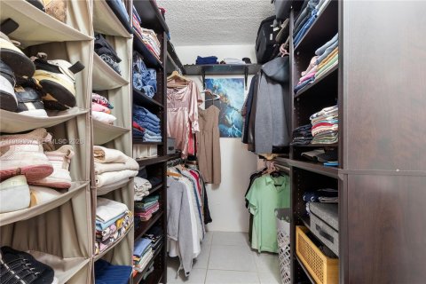 Condo in Plantation, Florida, 2 bedrooms  № 2051603 - photo 12