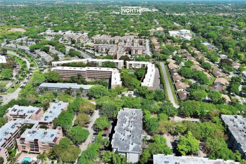 Condo in Plantation, Florida, 2 bedrooms  № 2051603 - photo 30