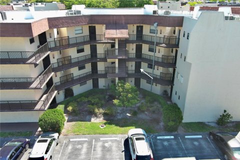 Condo in Plantation, Florida, 2 bedrooms  № 2051603 - photo 20