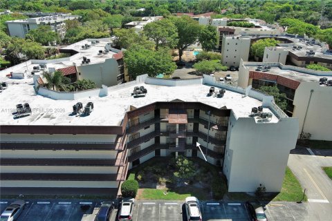 Condo in Plantation, Florida, 2 bedrooms  № 2051603 - photo 21