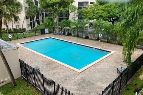 Copropriété à louer à Miami, Floride: 3 chambres, 96.62 m2 № 1922788 - photo 8