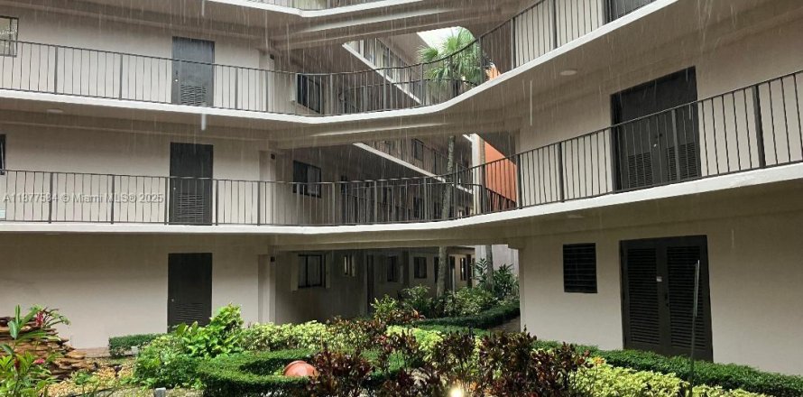 Condo à Miami, Floride, 3 chambres  № 1922788