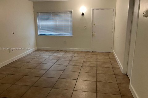 Copropriété à louer à Miami, Floride: 3 chambres, 96.62 m2 № 1922788 - photo 3