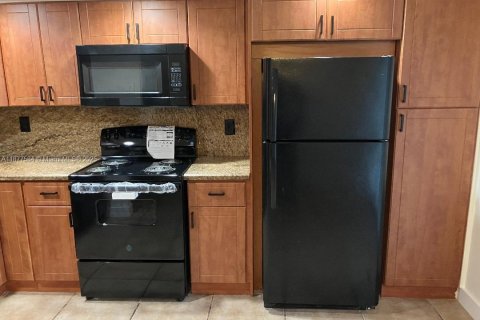 Copropriété à louer à Miami, Floride: 3 chambres, 96.62 m2 № 1922788 - photo 4