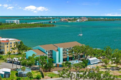 Condo in Englewood, Florida, 2 bedrooms  № 1787438 - photo 1