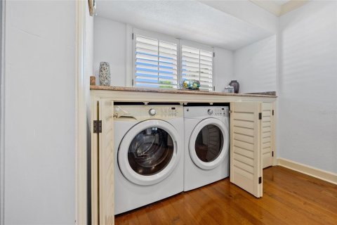 Condo in Englewood, Florida, 2 bedrooms  № 1787438 - photo 24
