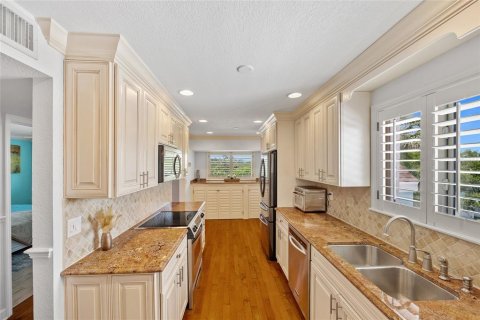 Condo in Englewood, Florida, 2 bedrooms  № 1787438 - photo 10