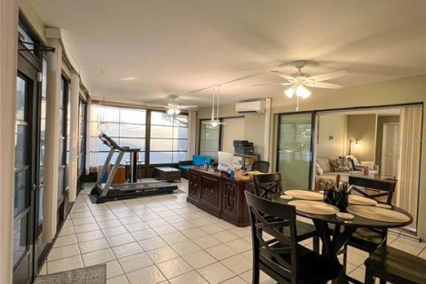 House in Saint Petersburg, Florida 3 bedrooms, 171.87 sq.m. № 1558562 - photo 16