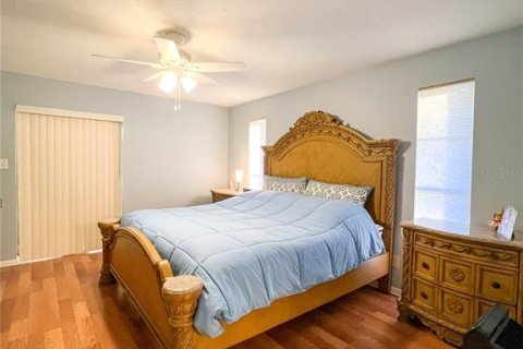House in Saint Petersburg, Florida 3 bedrooms, 171.87 sq.m. № 1558562 - photo 26