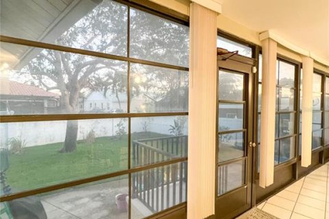 House in Saint Petersburg, Florida 3 bedrooms, 171.87 sq.m. № 1558562 - photo 14