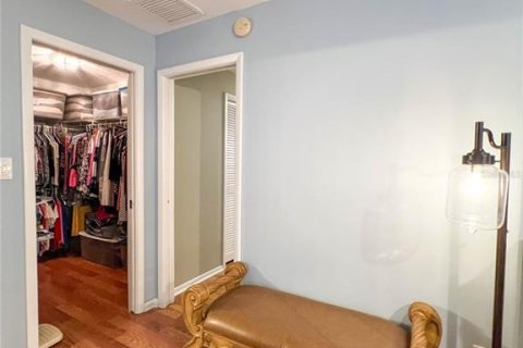 House in Saint Petersburg, Florida 3 bedrooms, 171.87 sq.m. № 1558562 - photo 21