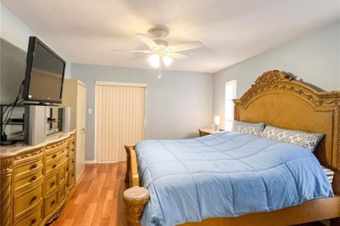 House in Saint Petersburg, Florida 3 bedrooms, 171.87 sq.m. № 1558562 - photo 25