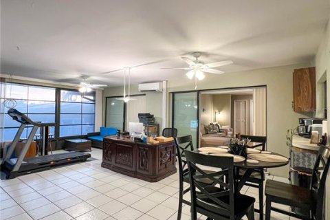 House in Saint Petersburg, Florida 3 bedrooms, 171.87 sq.m. № 1558562 - photo 17