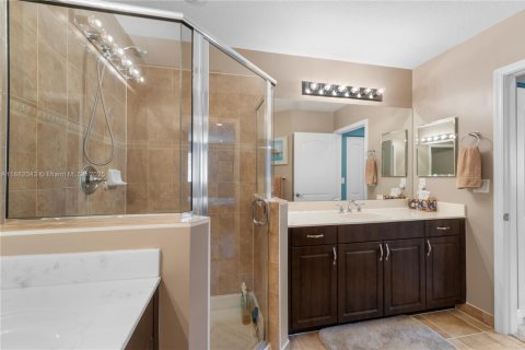 Touwnhouse à vendre à Davie, Floride: 3 chambres, 158.31 m2 № 1931765 - photo 12