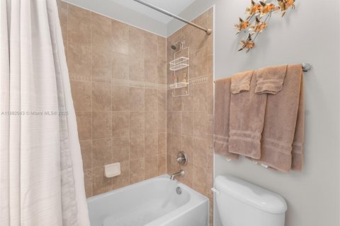 Touwnhouse à vendre à Davie, Floride: 3 chambres, 158.31 m2 № 1931765 - photo 20