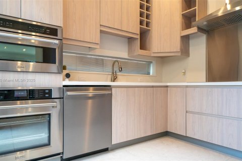 Купить кондоминиум в Майами, Флорида 2 спальни, 157.93м2, № 1969612 - фото 21