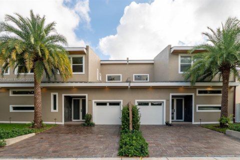 Купить кондоминиум в Майами, Флорида 2 спальни, 157.93м2, № 1969612 - фото 1