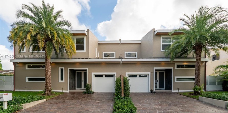 Кондоминиум с 2 спальнями в Майами, Флорида № 1969612