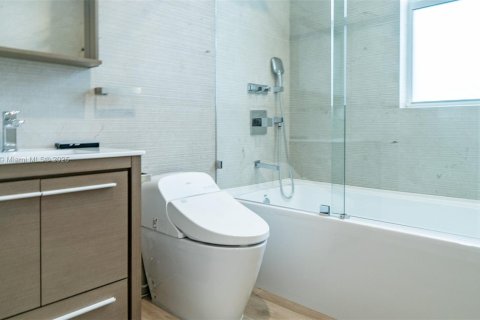 Купить кондоминиум в Майами, Флорида 2 спальни, 157.93м2, № 1969612 - фото 12