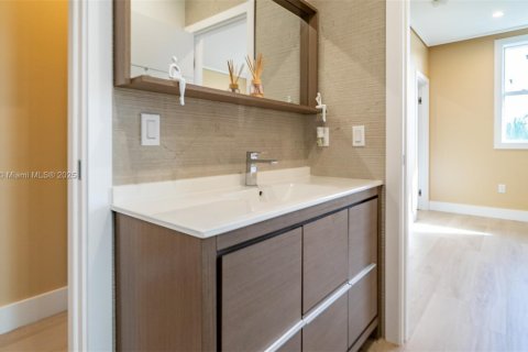 Купить кондоминиум в Майами, Флорида 2 спальни, 157.93м2, № 1969612 - фото 10