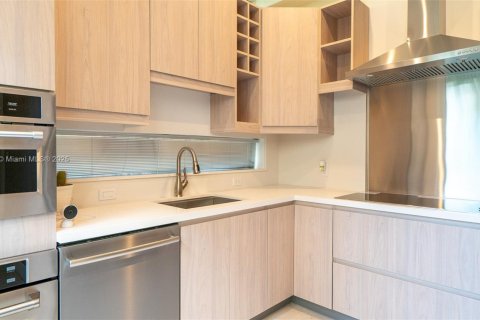 Купить кондоминиум в Майами, Флорида 2 спальни, 157.93м2, № 1969612 - фото 22