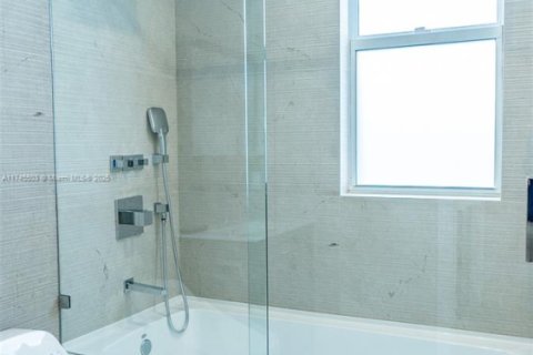 Купить кондоминиум в Майами, Флорида 2 спальни, 157.93м2, № 1969612 - фото 14