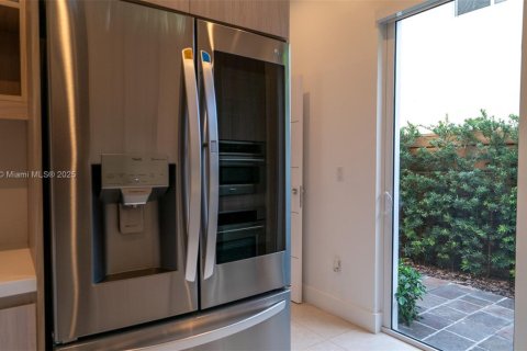 Купить кондоминиум в Майами, Флорида 2 спальни, 157.93м2, № 1969612 - фото 23