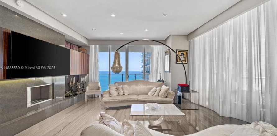 Condominio en Bal Harbour, Florida, 2 dormitorios  № 2261063
