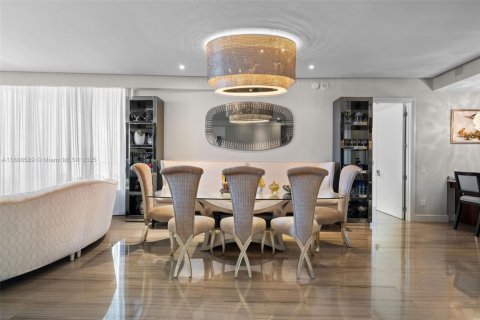 Condominio en venta en Bal Harbour, Florida, 2 dormitorios, 156.54 m2 № 2261063 - foto 26