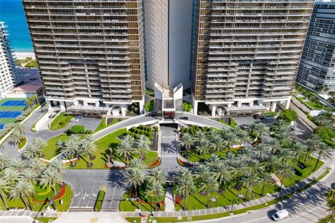 Condominio en venta en Bal Harbour, Florida, 2 dormitorios, 156.54 m2 № 2261063 - foto 24