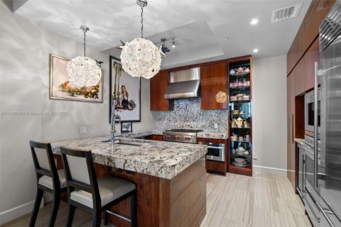 Condominio en venta en Bal Harbour, Florida, 2 dormitorios, 156.54 m2 № 2261063 - foto 4