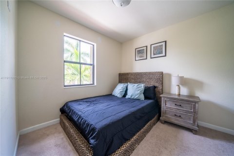 Adosado en venta en Miami, Florida, 4 dormitorios, 158.86 m2 № 1968665 - foto 24