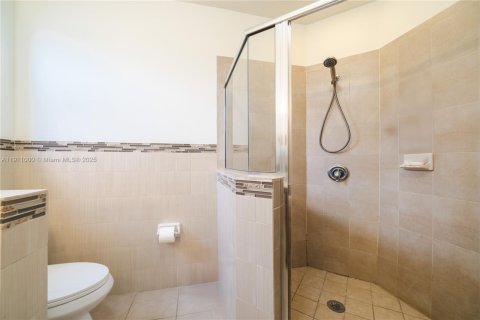 Adosado en venta en Miami, Florida, 4 dormitorios, 158.86 m2 № 1968665 - foto 19