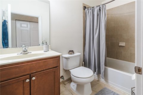 Adosado en venta en Miami, Florida, 4 dormitorios, 158.86 m2 № 1968665 - foto 25