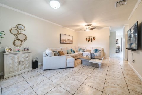 Adosado en venta en Miami, Florida, 4 dormitorios, 158.86 m2 № 1968665 - foto 4