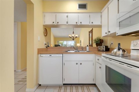 Condo in Venice, Florida, 2 bedrooms  № 1538516 - photo 13