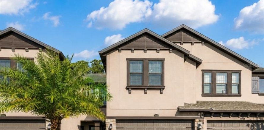 Townhouse in ESTANCIA

 in Wesley Chapel, Florida 3 bedrooms, 169.73 sq.m. № 2266888