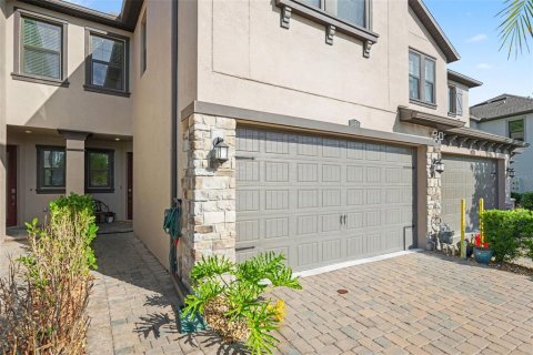 Townhouse in ESTANCIA

 in Wesley Chapel, Florida 3 bedrooms, 169.73 sq.m. № 2266888 - photo 6