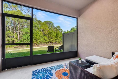Townhouse in ESTANCIA

 in Wesley Chapel, Florida 3 bedrooms, 169.73 sq.m. № 2266888 - photo 29