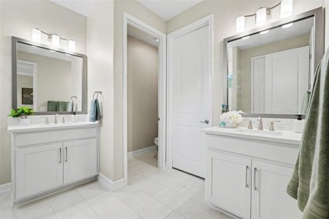 Townhouse in ESTANCIA

 in Wesley Chapel, Florida 3 bedrooms, 169.73 sq.m. № 2266888 - photo 24
