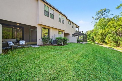 Townhouse in ESTANCIA

 in Wesley Chapel, Florida 3 bedrooms, 169.73 sq.m. № 2266888 - photo 30