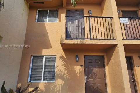 Townhouse in Miami, Florida 2 bedrooms, 84.91 sq.m. № 2000980