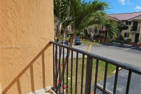 Townhouse in Miami, Florida 2 bedrooms, 84.91 sq.m. № 2000980 - photo 21