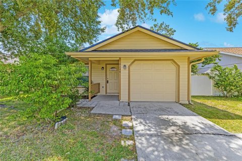 House in Orlando, Florida 3 bedrooms, 100.89 sq.m. № 2267223