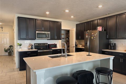 House in Davenport, Florida 5 bedrooms, 277.96 sq.m. № 1916746 - photo 5